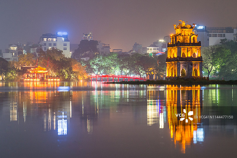 越南河内还剑湖玉山寺和红桥图片素材