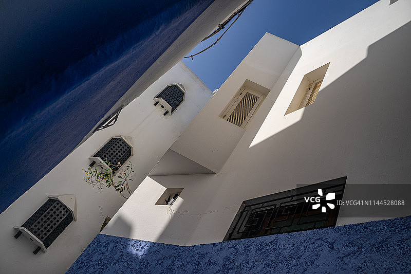 摩洛哥艾西拉的蓝白色建筑背景图片素材