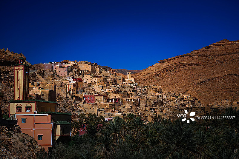 摩洛哥山区的老柏柏尔村庄，非洲图片素材