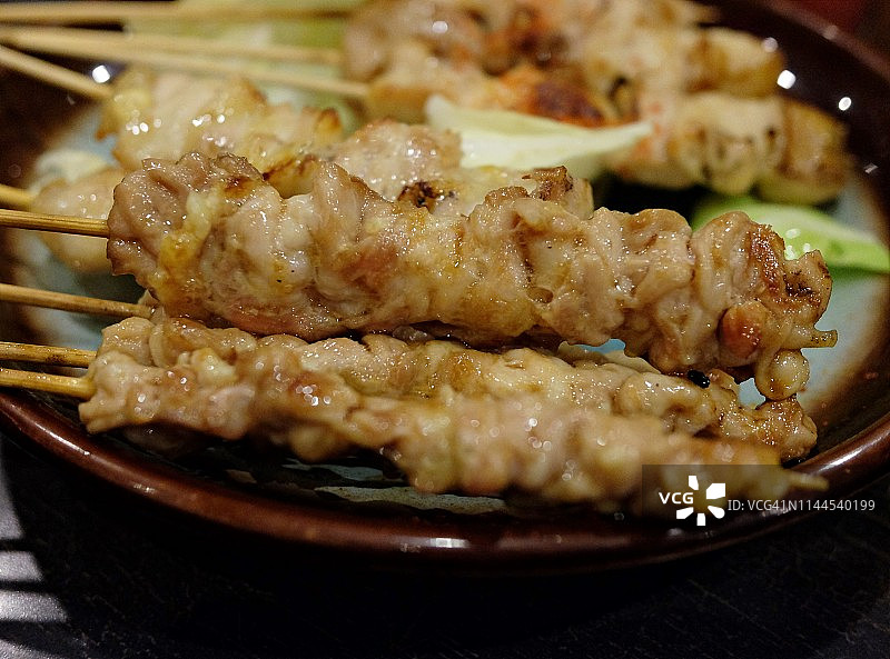 烤鸡脖肉串，日式烤鸡，日本料理图片素材