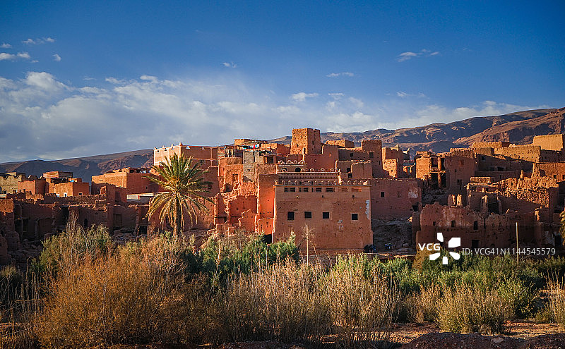 摩洛哥高阿特拉斯山脉的古老柏柏尔城市廷吉尔图片素材