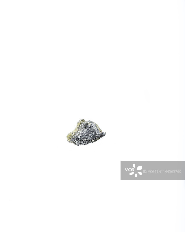 绿磷铝石因其结构中的绿色而得名图片素材