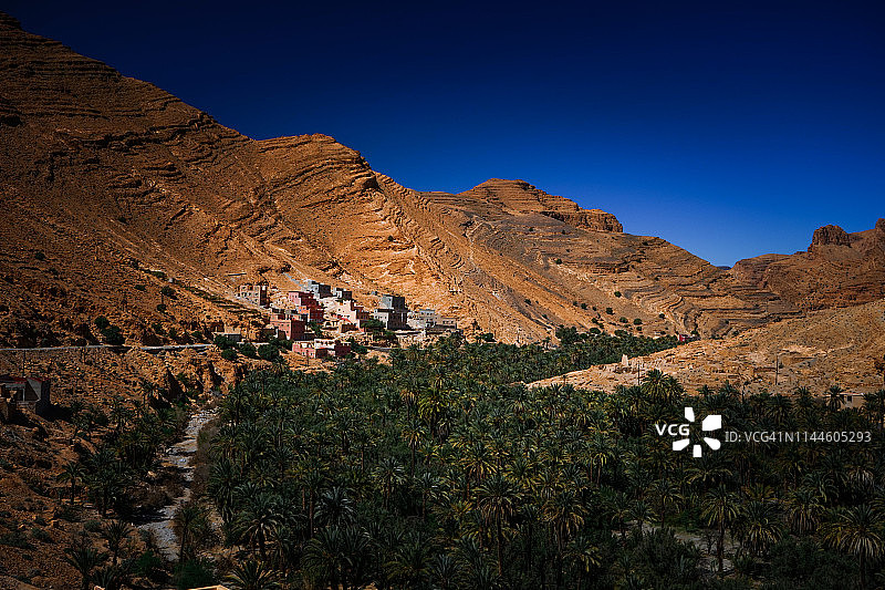 摩洛哥山区的老柏柏尔村庄，非洲图片素材