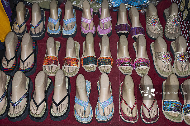 市场上的女鞋图片素材