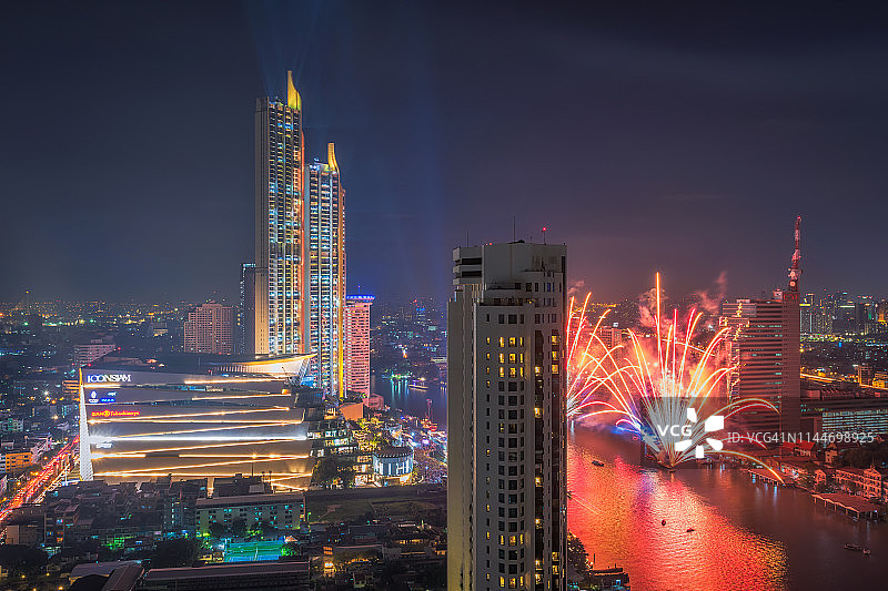 泰国曼谷暹罗百丽宫购物中心开幕灯光秀图片素材