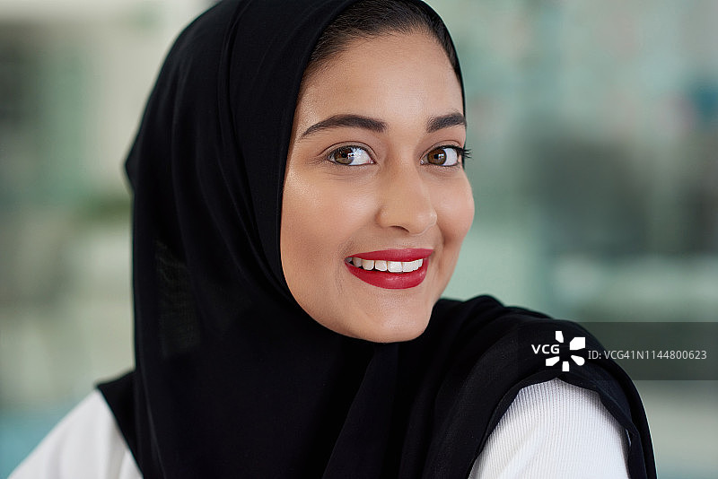 用微笑迎接成功图片素材