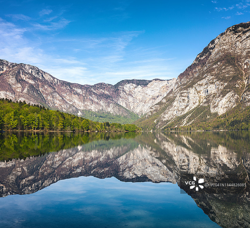 山中湖的倒影图片素材