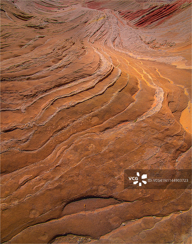 亚利桑那州帕里亚峡谷和朱砂崖荒野的白色口袋蓝天图片素材