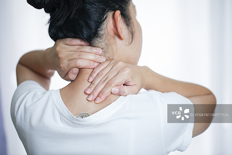 女性颈部疼痛图片素材