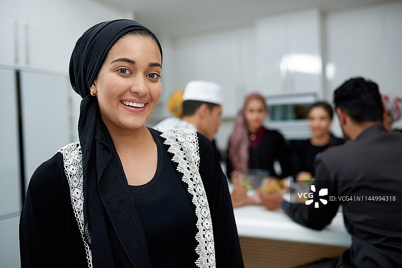 他们总是让我笑容满面图片素材