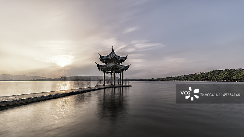 中国杭州西湖的集贤亭图片素材