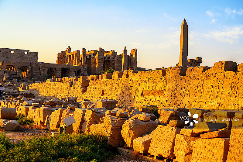 埃及卢克索卡纳克神庙遗址群图片素材