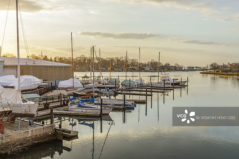 美国纽约州马马罗内克海滨图片素材