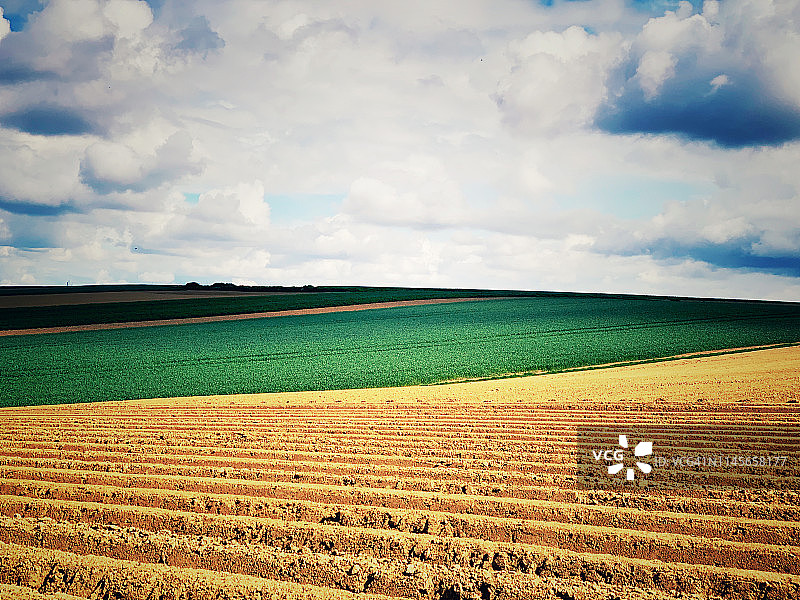 春季耕地图片素材