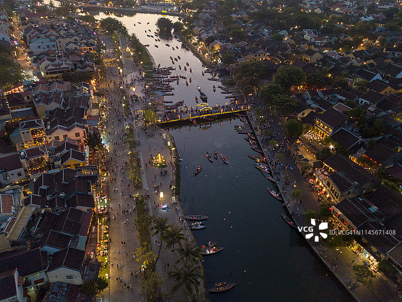 会安古镇夜景鸟瞰图片素材