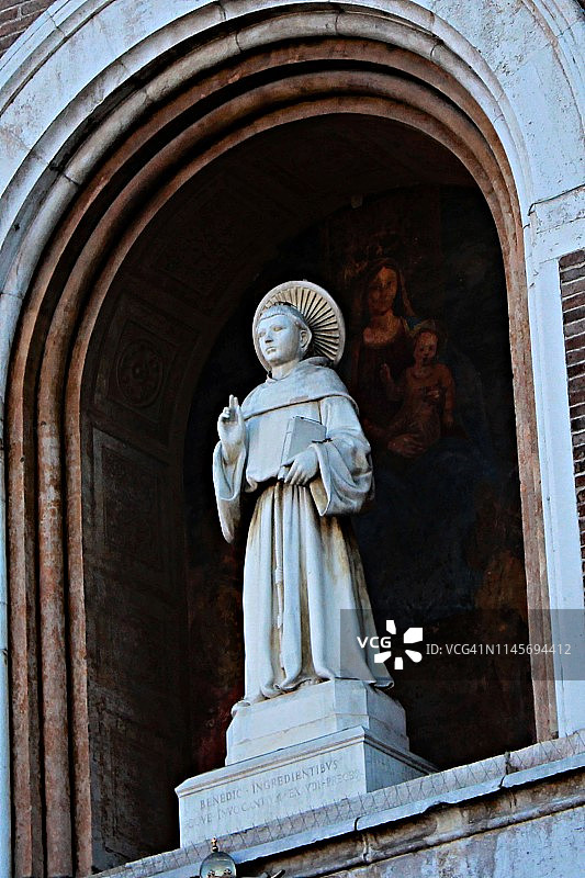 圣安东尼的石像图片素材