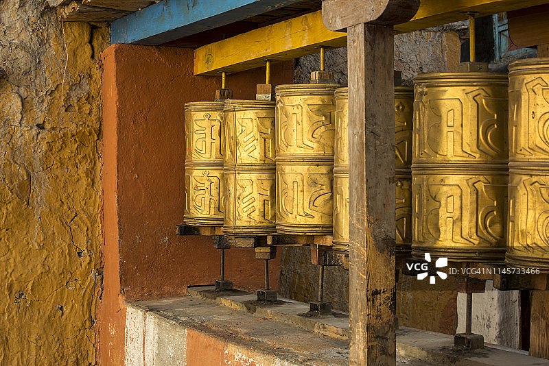 尼泊尔木斯塘Lo-Manthang的转经筒图片素材