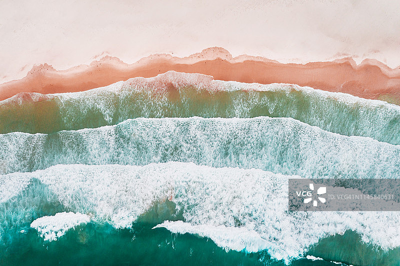 海滩上的波浪分层图案图片素材
