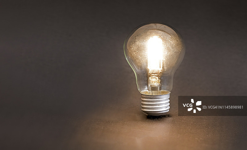 发光灯泡图片素材