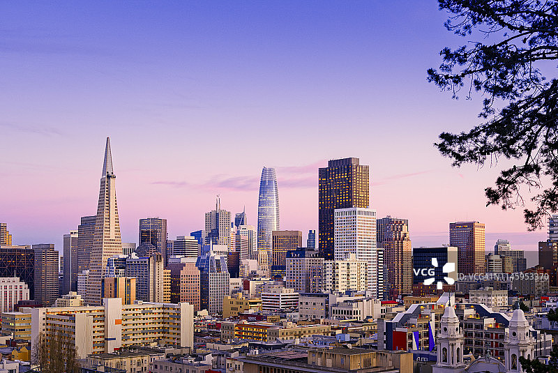 旧金山黄昏天际线图片素材