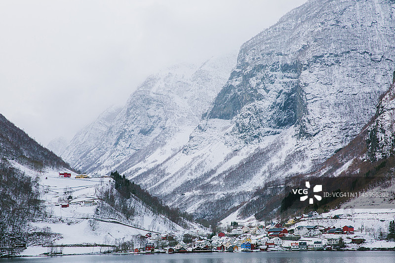 冬季的挪威纳柔依峡湾图片素材