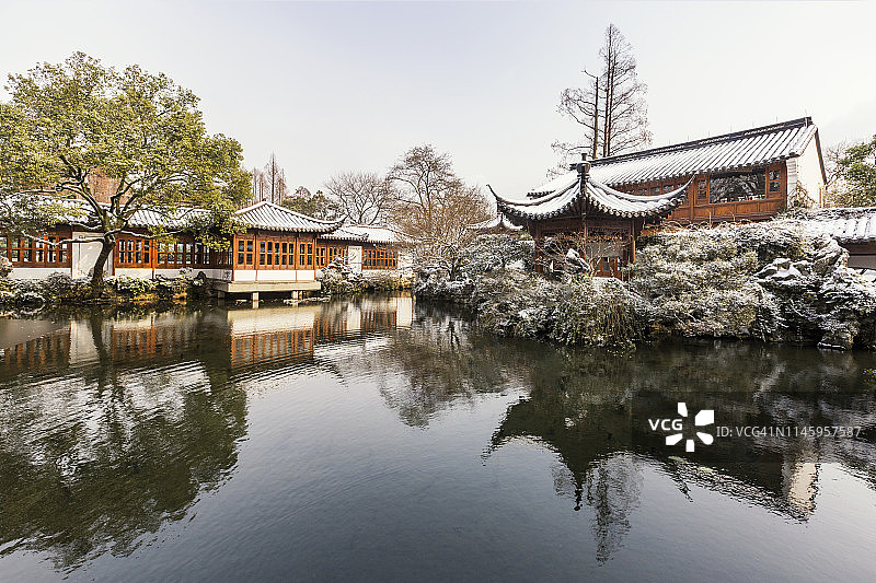 雪后的中国杭州园林图片素材