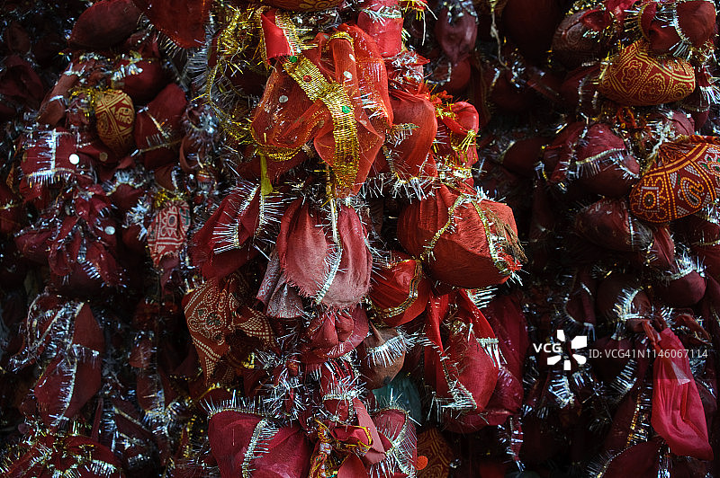 印度当地印度教神灵的祭祀椰子图片素材
