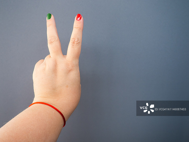 用手势交流的女人图片素材