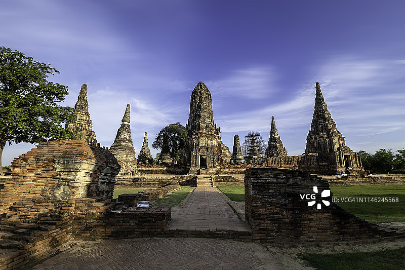 泰国阿瑜陀耶柴瓦塔纳兰寺古庙图片素材