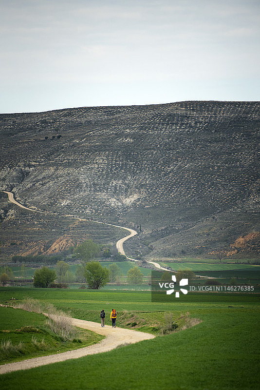 西班牙布尔戈斯圣雅各之路的朝圣者图片素材
