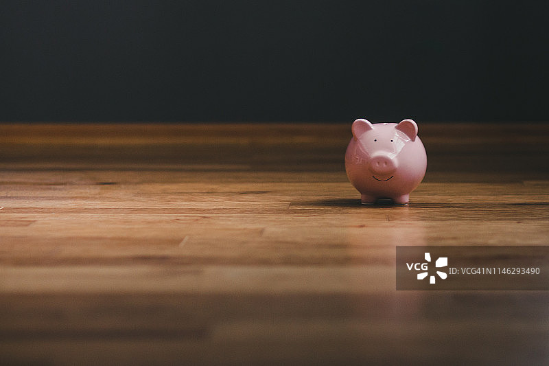 存钱罐影棚照图片素材