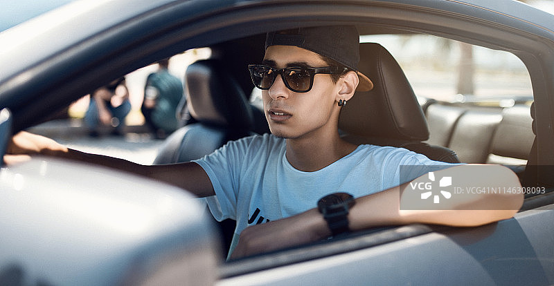 年轻的司机图片素材