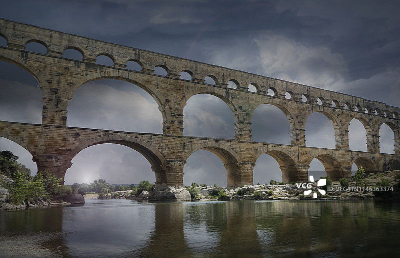 法国加尔桥夜景图片素材