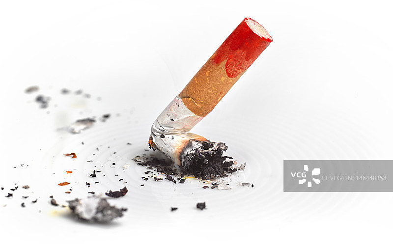 带口红的香烟头特写图片素材