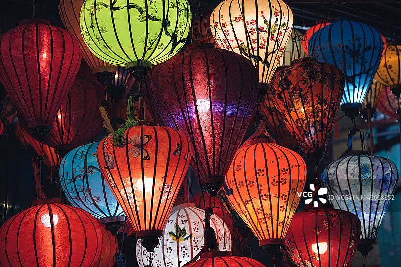 会安古镇的夜晚灯笼图片素材