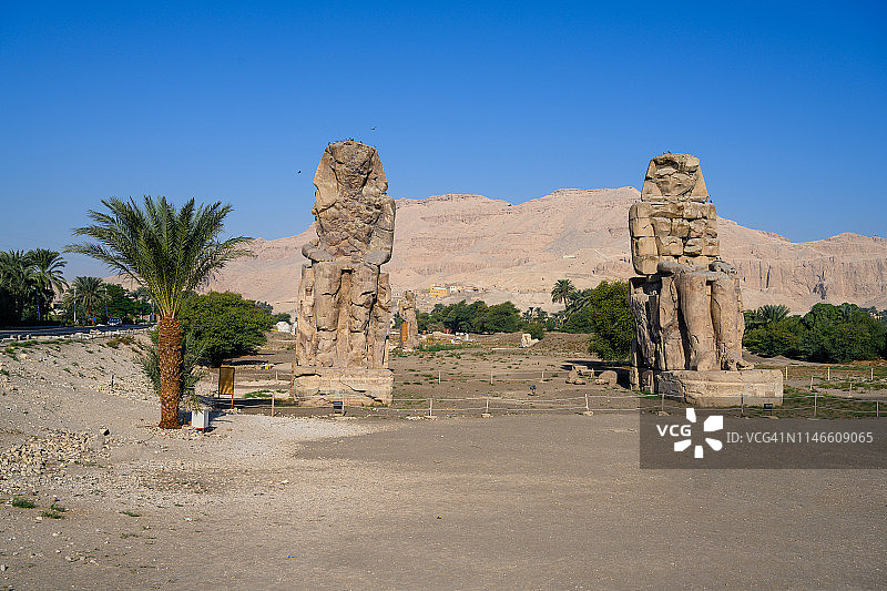 埃及底比斯墓地哈特谢普苏特神庙前门图片素材