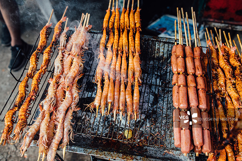 烤架上的虾图片素材