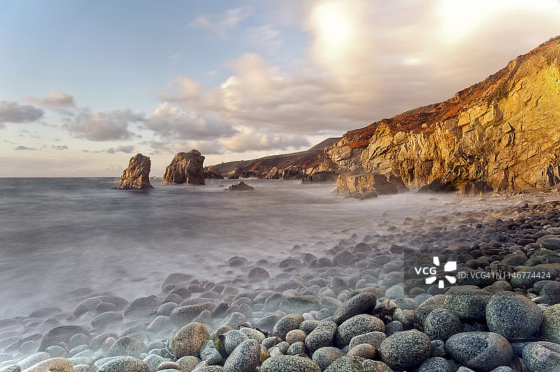 加利福尼亚大苏尔索贝拉内斯的海蚀柱图片素材