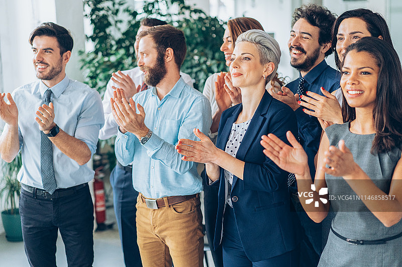 商务会议上的掌声图片素材