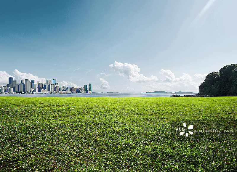 城市公园草地图片素材