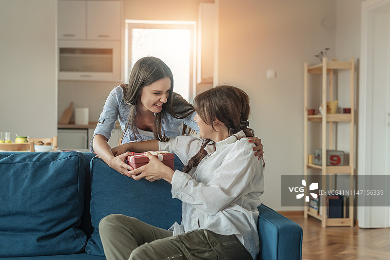 我有些东西要送给你的母亲图片素材