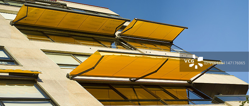 黄色遮阳篷图片素材