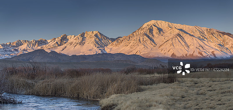 欧文斯河畔的塞拉东侧风光图片素材