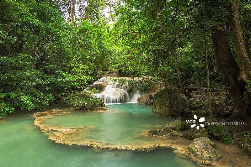 泰国北碧府的爱侣湾国家公园爱侣湾瀑布图片素材