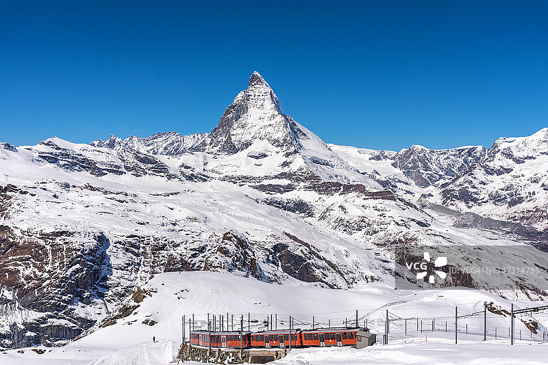 瑞士采尔马特马特洪峰与戈尔内格拉特火车站图片素材