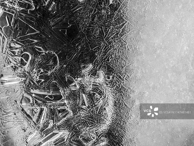 布满裂纹的冰块纹理特写图片素材