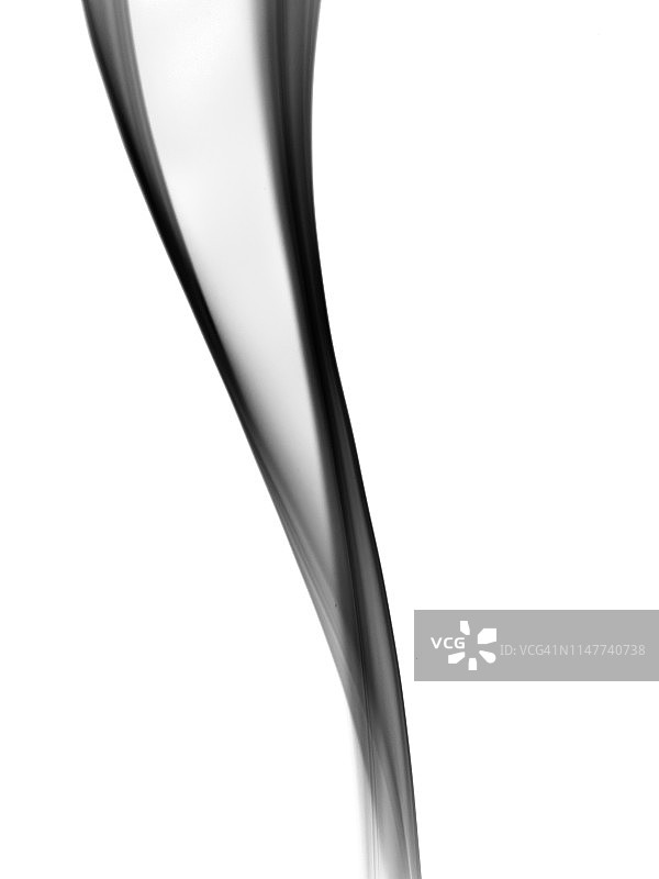 白色背景上黑色烟雾爆炸抽象形态图片素材