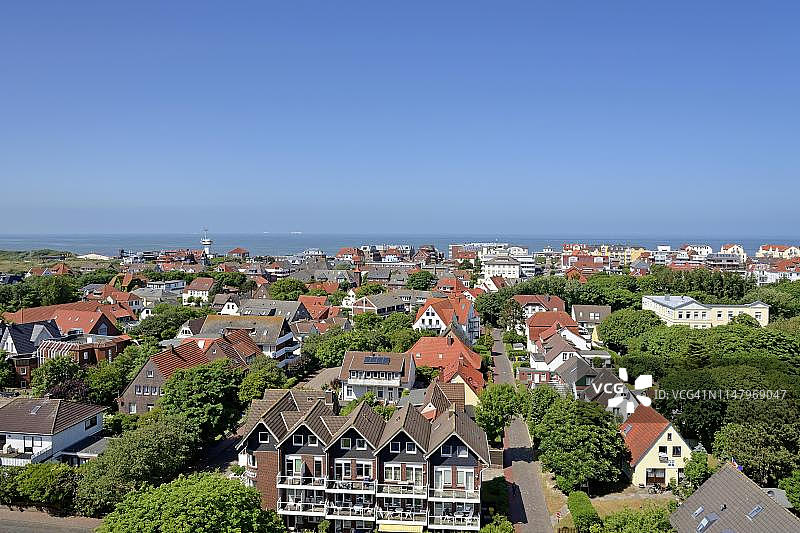 从旧灯塔看下萨克森州旺格罗格村图片素材