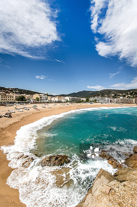 西班牙滨海略雷特美丽的海滩和酒店度假村图片素材