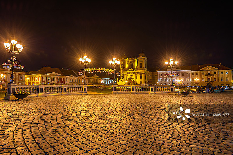 蒂米什瓦拉夜晚的联合广场图片素材